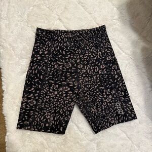 Lorna Jane Active Living : Night Cat Phone Pocket Bike Shorts size S
